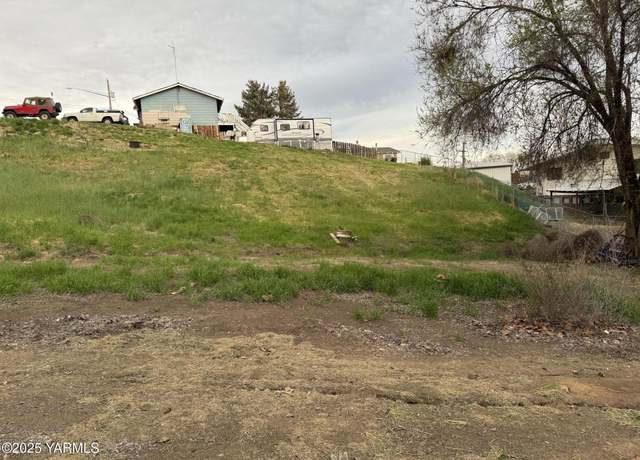 Property at 1000 Ann Ave, Sunnyside, WA 98944