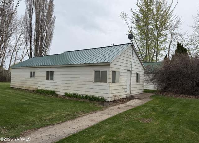 Property at 8831&8851 Naches Heights Ave, Tieton, WA 98947, 3 beds, 1 bath