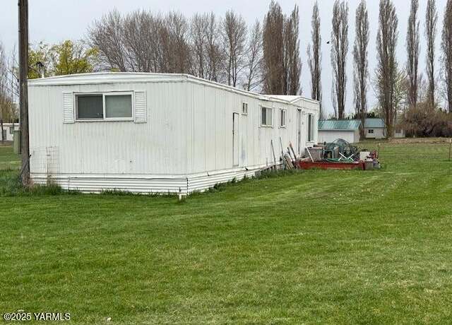Property at 8923 Naches Heights Rd, Tieton, WA 98947, 2 beds, 1 bath