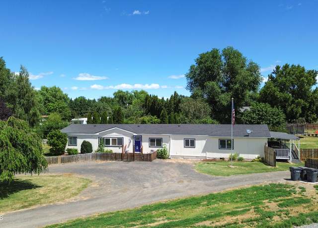 Property at 2821 S 87th Ave, Yakima, WA 98903, 5 beds, 3 baths