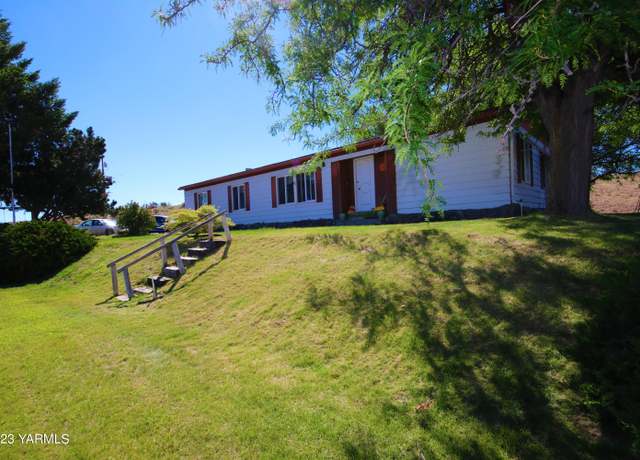 Property at 4920 S Wenas Rd, Selah, WA 98942, 3 beds, 2 baths