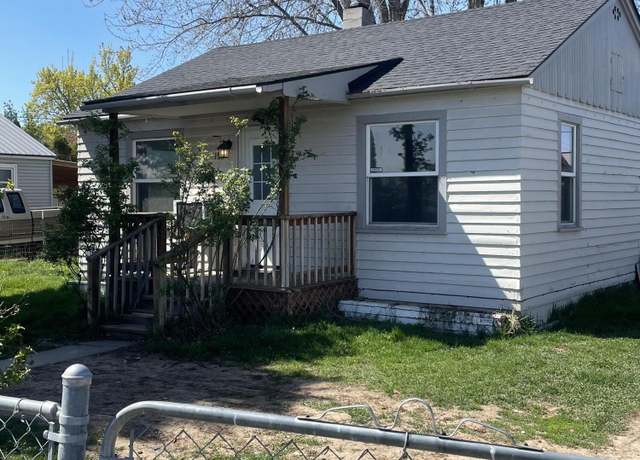 Property at 1712 S 11th Ave, Yakima, WA 98902, 2 beds, 1 bath