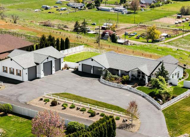 Property at 11906 W Barrett Rd, Yakima, WA 98908, 3 beds, 2.5 baths