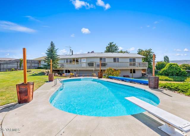 Property at 511 E Pine Hollow Rd, Yakima, WA 98903, 5 beds, 3 baths