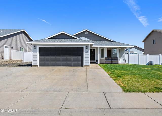 Property at 507 Baker St, Moxee, WA 98936, 3 beds, 2 baths