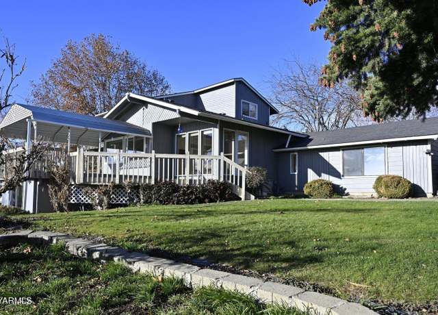 Property at 205 N 101st Ave, Yakima, WA 98908, 3 beds, 3 baths