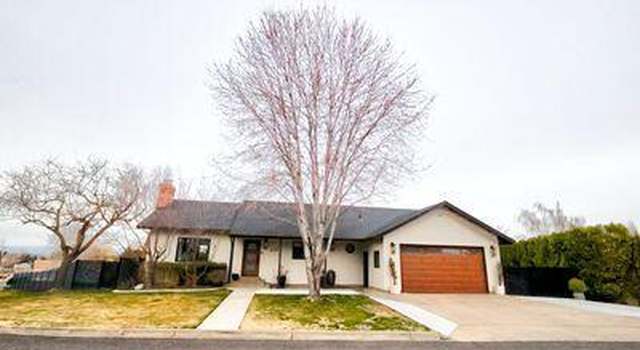 Photo of 610 Blossom Ln, Zillah, WA 98953