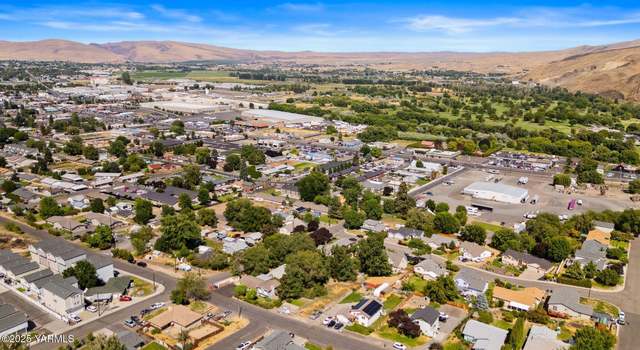 Photo of 701 S 5th St, Selah, WA 98942
