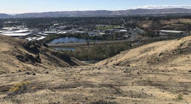 Photo of 114 Dwinell Dr, Selah, WA 98942