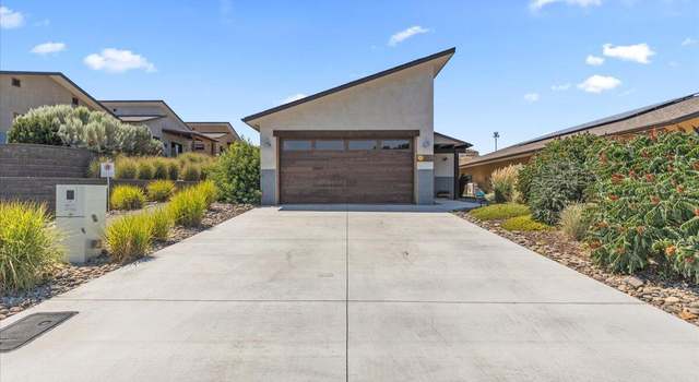 Photo of 800 Selah Vista Way, Selah, WA 98942