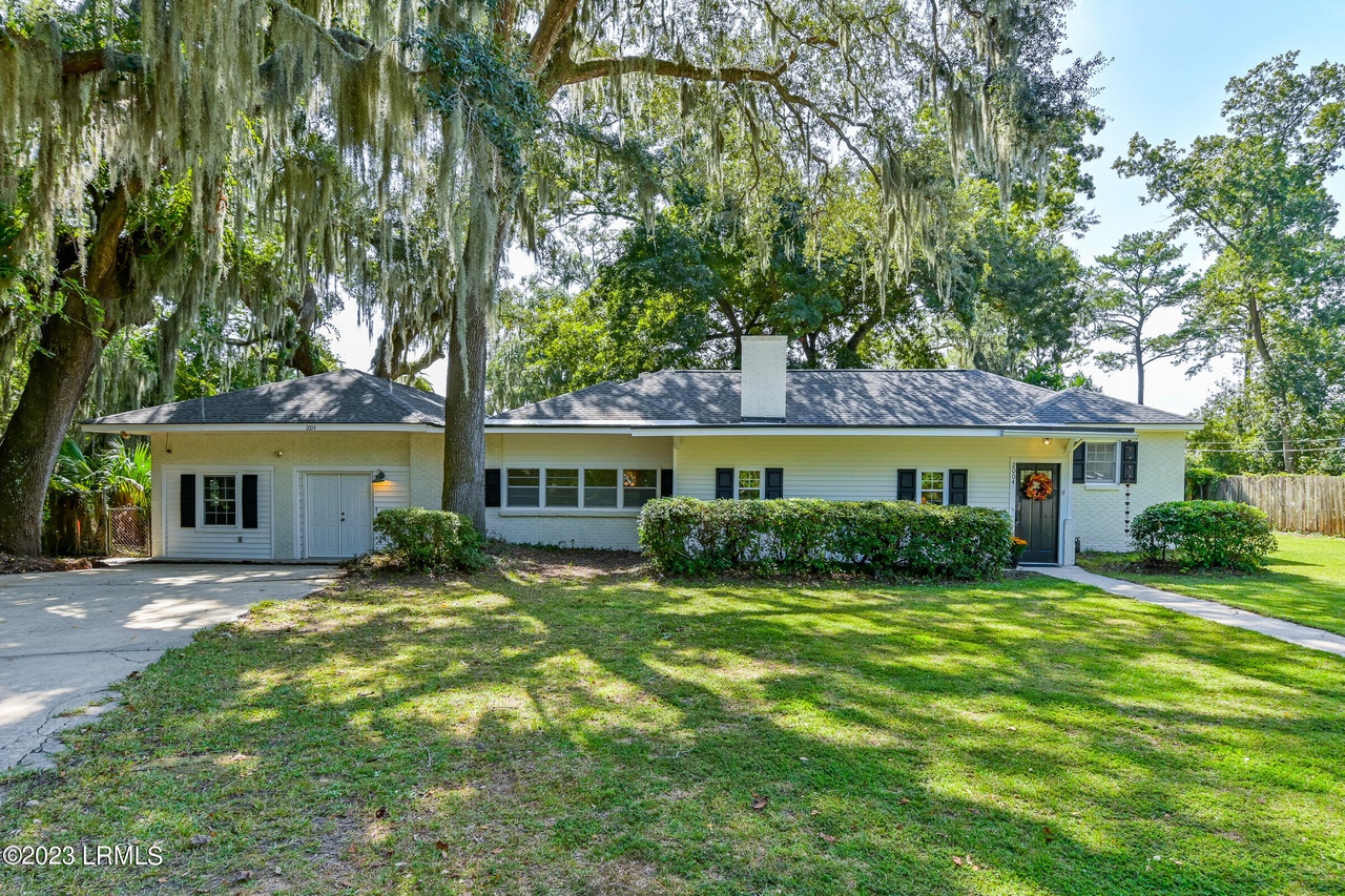 2004 Berkeley Cir, Port Royal, SC 29935 | MLS# 182264 | Redfin