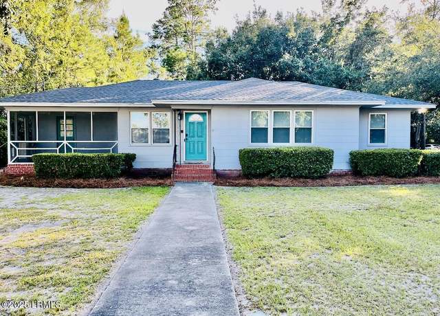 Property at 305 Alabama St, Hampton, SC 29924, 3 beds, 1 bath