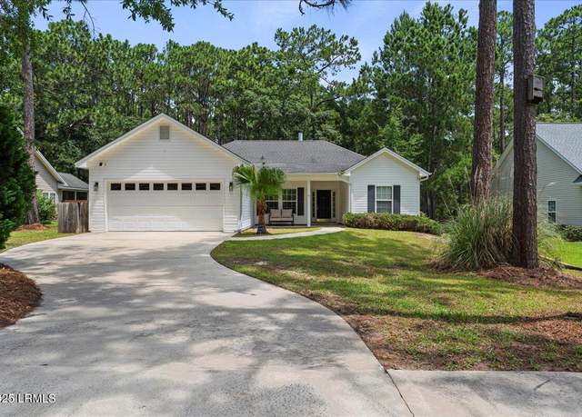 Property at 17 Cottage Walk Cir, Beaufort, SC 29907, 3 beds, 2 baths