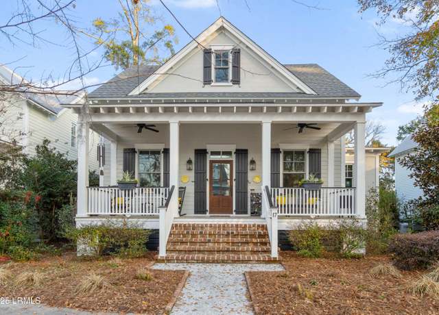 Property at 17 Tuscarora Trl, Beaufort, SC 29906, 3 beds, 2 baths