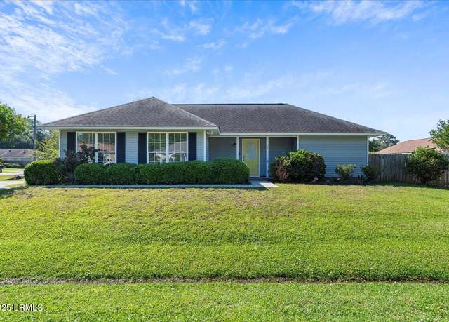 Property at 25 Shamrock Cir, Hilton Head Island, SC 29926, 3 beds, 2 baths