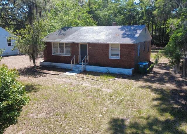 Property at 1905 Old Shell Rd, Port Royal, SC 29935, 3 beds, 1 bath