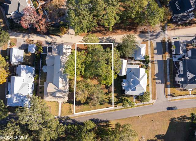 Property at 32 River Pl, Beaufort, SC 29906