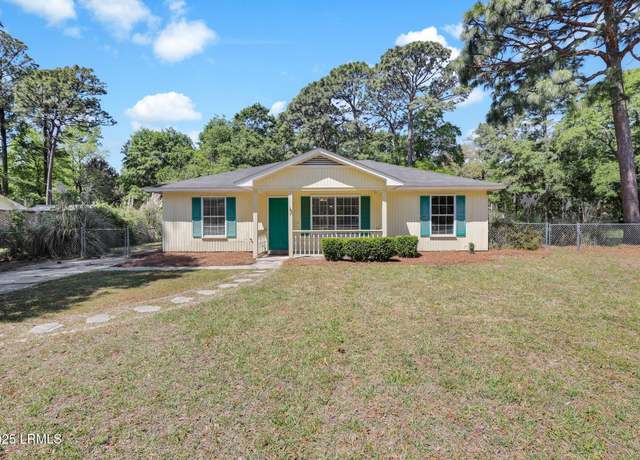 Property at 3 Robin Way, Beaufort, SC 29907, 3 beds, 2 baths