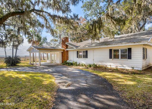 Property at 21 Inwood Plantation Dr, Beaufort, SC 29906, 3 beds, 1.5 baths