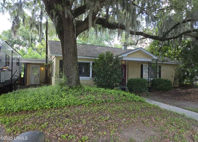 Property at 522 Meritta Ave, Beaufort, SC 29902, 3 beds, 2 baths