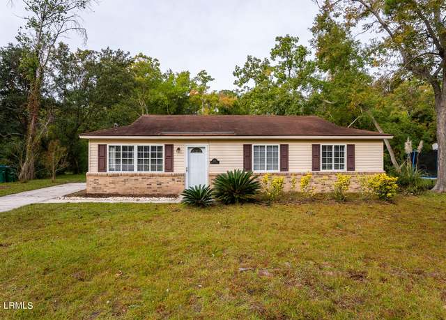 Property at 1717 Drayton Dr, Port Royal, SC 29935, 3 beds, 1.5 baths