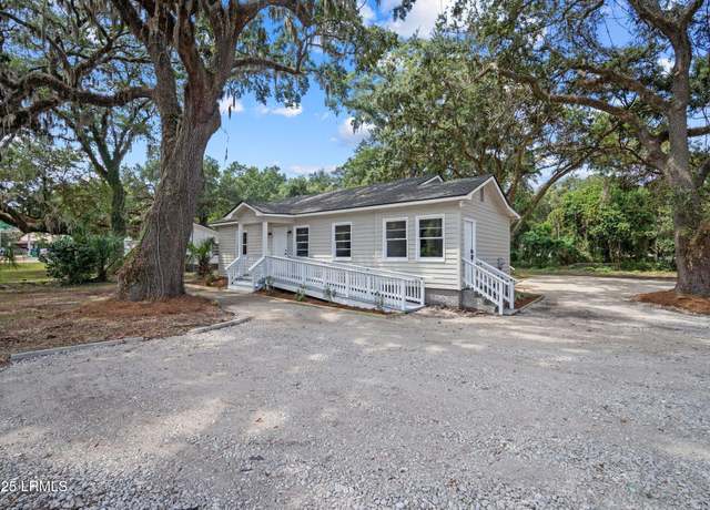 Property at 65 Sams Point Rd, Beaufort, SC 29907, 4 beds, 2 baths