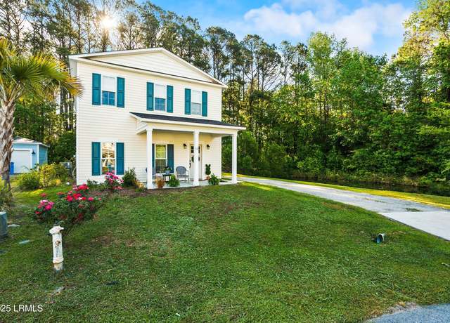 Property at 13 Bittie Cir, Beaufort, SC 29906, 3 beds, 2.5 baths