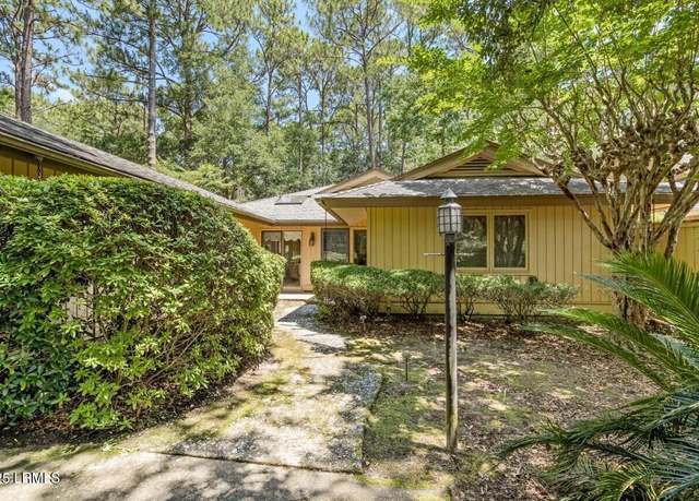 Property at 8 Bobcat Ln, Hilton Head Island, SC 29926, 3 beds, 2 baths