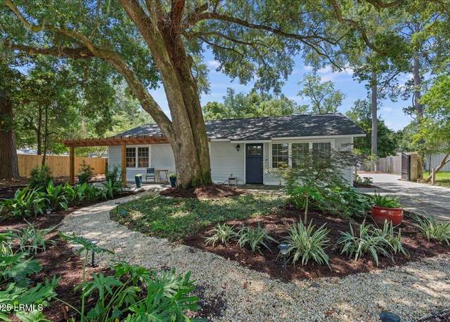 Property at 602 Huguenin Dr, Beaufort, SC 29902, 2 beds, 2 baths
