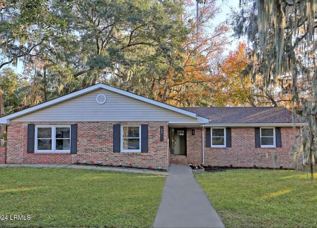 Property at 25 Capwing Dr, Beaufort, SC 29902, 4 beds, 2 baths