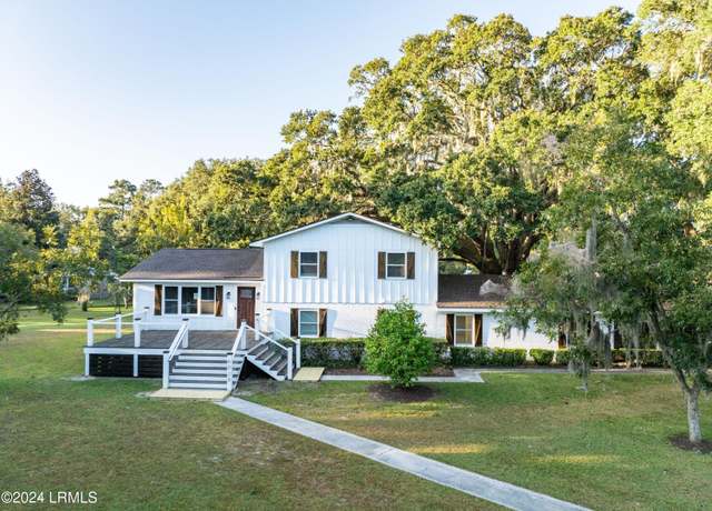 Property at 6028 Creek Rd, Beaufort, SC 29906, 4 beds, 2.5 baths