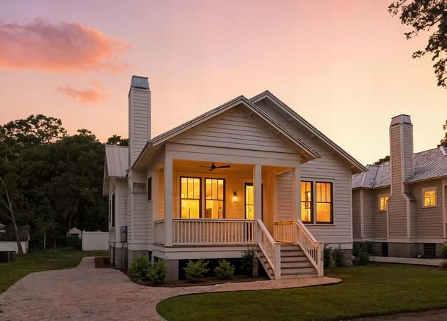 Property at 418 Waight St, Beaufort, SC 29902, 2 beds, 2 baths