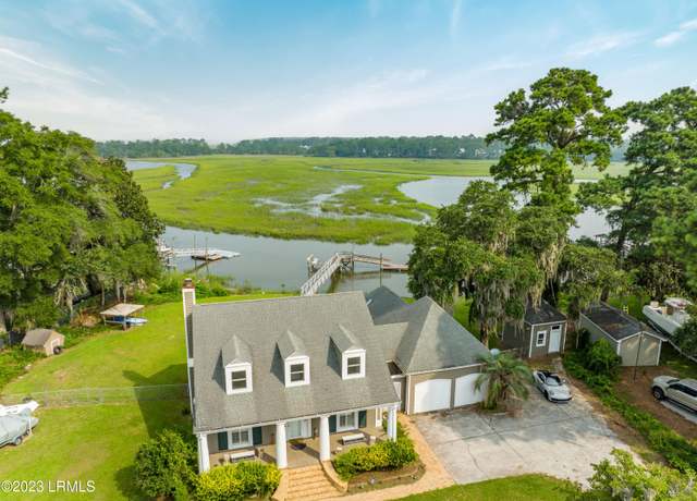 Property at 6086 Vaux Rd, Beaufort, SC 29906, 4 beds, 3.5 baths