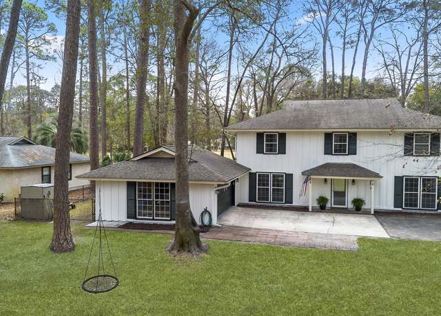 Property at 19 Pickens St, Beaufort, SC 29907, 4 beds, 3 baths