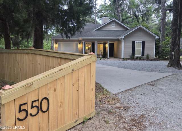 Property at 550 Sams Point Rd, Beaufort, SC 29907, 3 beds, 2 baths