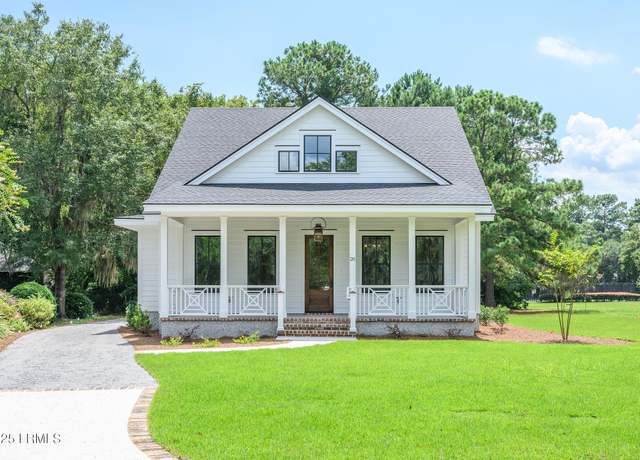 Property at 20 Millers Pond Dr, Beaufort, SC 29907, 4 beds, 3 baths