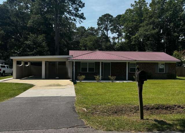 Property at 15 Buck Rd, Beaufort, SC 29907, 3 beds, 2 baths
