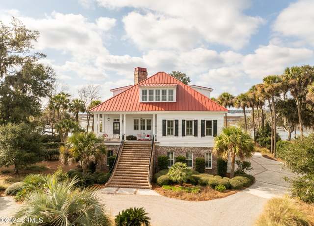 Property at 80 Secession Dr, Beaufort, SC 29907, 6 beds, 7 baths