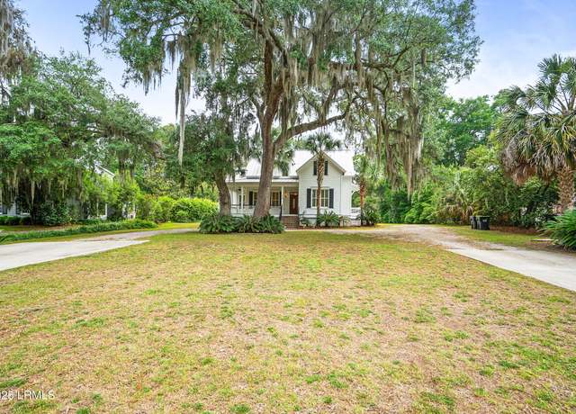 Property at 110 Fort Marion Rd, Beaufort, SC 29902, 4 beds, 2.5 baths