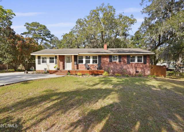 Property at 616 Mystic Dr E, Beaufort, SC 29902, 4 beds, 2.5 baths