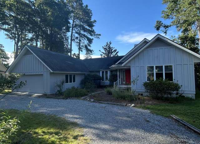 Property at 11 Sheridan Rd, Beaufort, SC 29907, 3 beds, 2.5 baths