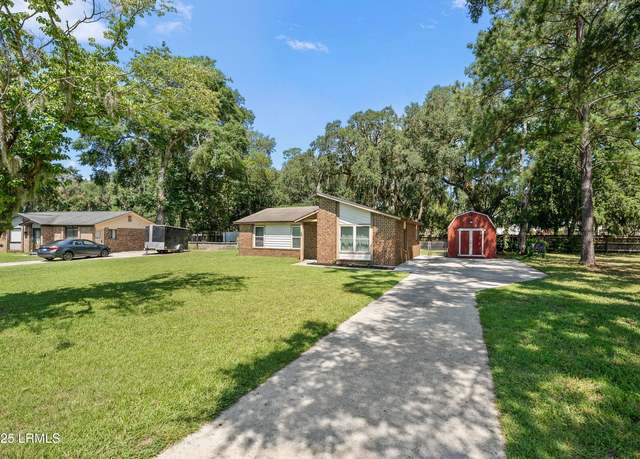 Property at 5 Quail Ridge Cir N, Beaufort, SC 29906, 3 beds, 2 baths