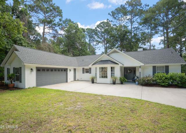 Property at 24 Thomas Sumter St, Beaufort, SC 29907, 3 beds, 2 baths