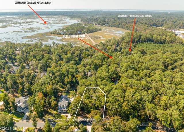 Property at 256 De La Gaye Pt, Beaufort, SC 29902