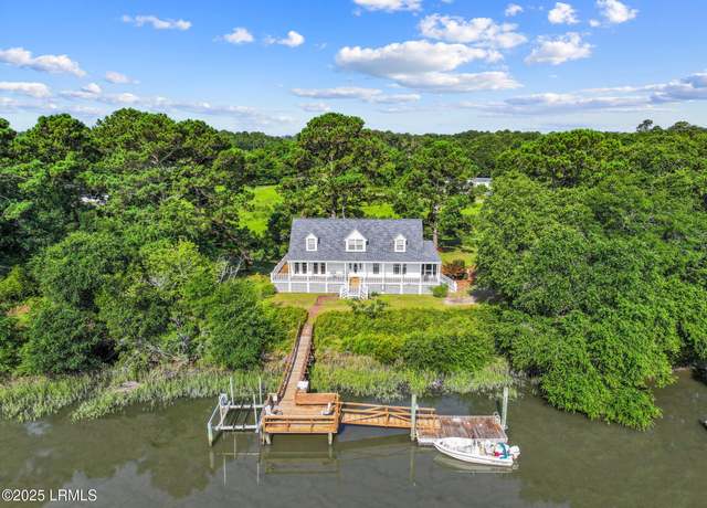 Property at 32 Eustis Landing Rd, Beaufort, SC 29907, 3 beds, 2.5 baths