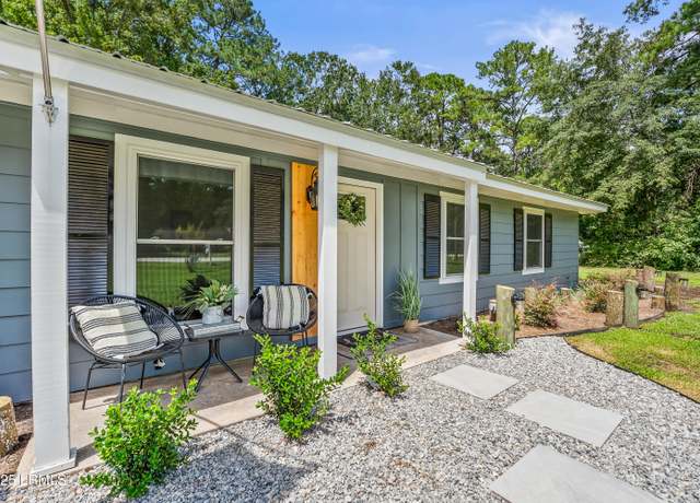 Property at 46 Mroz Rd, Beaufort, SC 29906, 3 beds, 2 baths