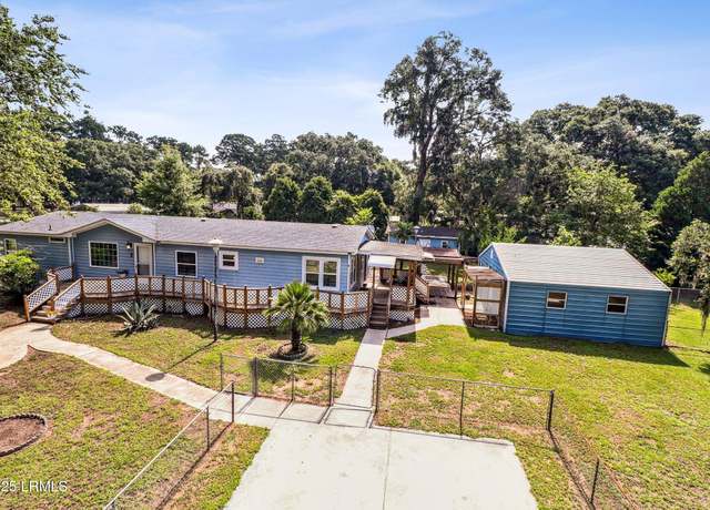 Property at 5 Grays Hill Acres, Beaufort, SC 29906, 3 beds, 2.5 baths