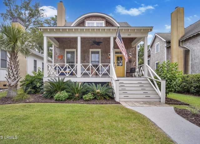 Property at 217 Whelk Rd, Beaufort, SC 29906, 3 beds, 2.5 baths