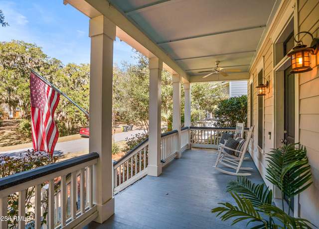 Property at 611 Huguenin Dr, Beaufort, SC 29902, 4 beds, 2.5 baths