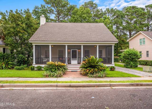 Property at 19 Brisbane Dr, Beaufort, SC 29902, 3 beds, 2.5 baths